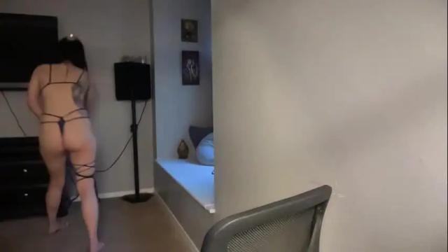 Image 3 of vivianitefalls Stream on Chaturbate on 3 months ago