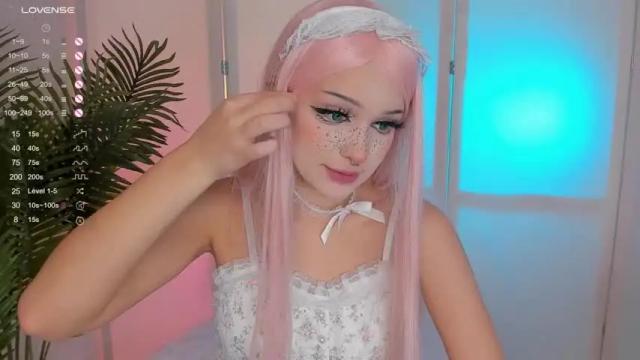 Image 12 of vivianmooore Stream on Chaturbate on 18 months ago
