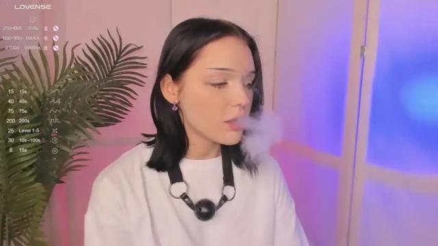 Image 10 of vivianmooore Stream on Chaturbate on 18 months ago
