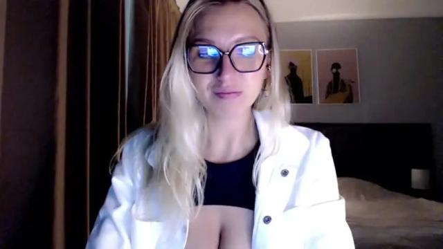 Image 10 of vivica_coke Stream on Chaturbate on 13 months ago