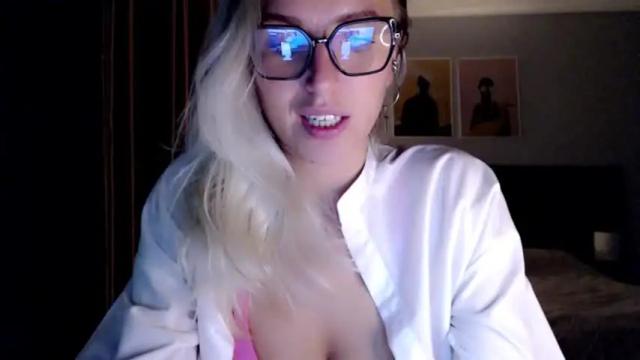 Image 8 of vivica_coke Stream on Chaturbate on 13 months ago