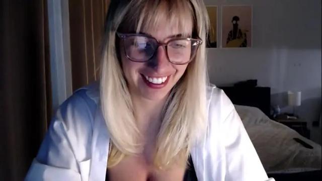 Image 2 of vivica_coke Stream on Chaturbate on 2 months ago