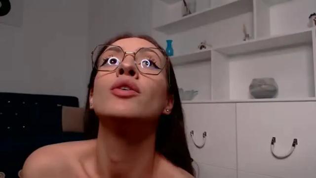 Image 3 of vivienneclement Stream on Chaturbate on 2 months ago
