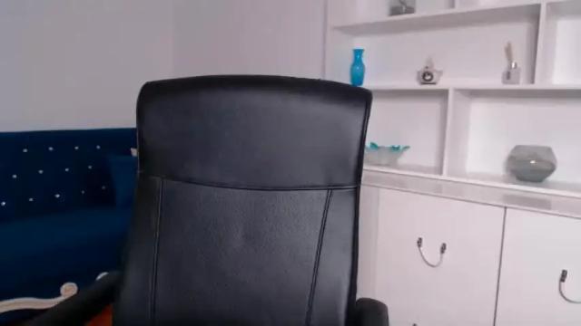 Image 3 of vivienneclement Stream on Chaturbate on 1 month ago