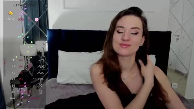 Image 2 of vivienparis Stream on Chaturbate on 15 months ago