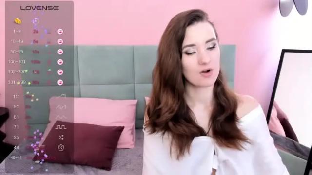 Image 11 of vivienparis Stream on Chaturbate on 15 months ago