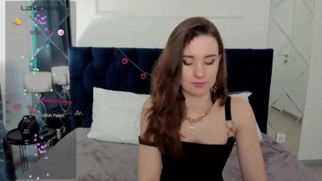Image 11 of vivienparis Stream on Chaturbate on 14 months ago