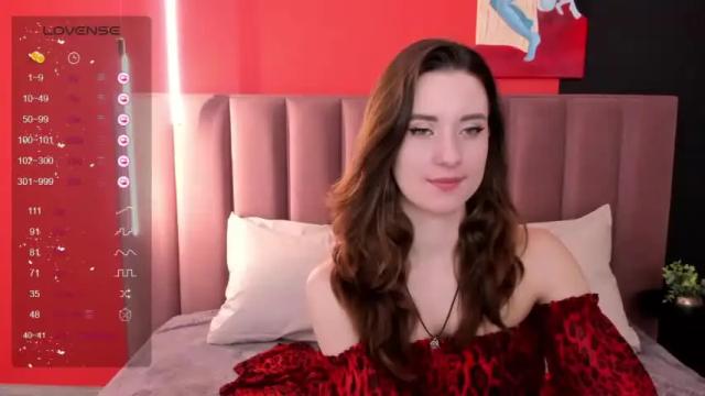 Image 4 of vivienparis Stream on Chaturbate on 14 months ago