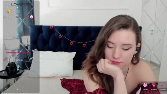 Image 12 of vivienparis Stream on Chaturbate on 14 months ago