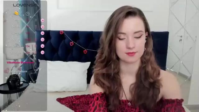 Image 8 of vivienparis Stream on Chaturbate on 14 months ago
