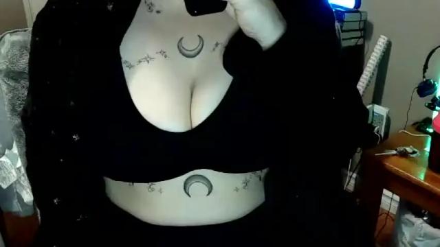 Image 10 of vixxenklz Stream on Chaturbate on 17 months ago