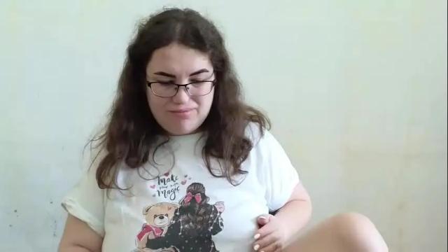 Image 4 of vladacandy Stream on Chaturbate on 22 days ago