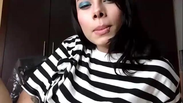 Image 3 of vodka_and_lemonade Stream on Chaturbate on 5 months ago