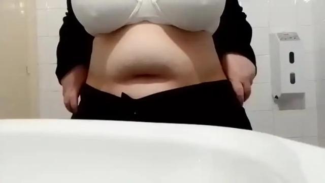 Image 6 of voluptuosaxl Stream on Chaturbate on 18 months ago