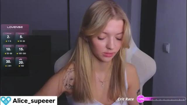 Image 3 of vopooo Stream on Chaturbate on 22 days ago