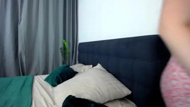 Image 12 of vr_lol Stream on Chaturbate on 16 months ago