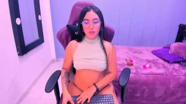 Image 6 of vviolettt Stream on Chaturbate on 13 months ago