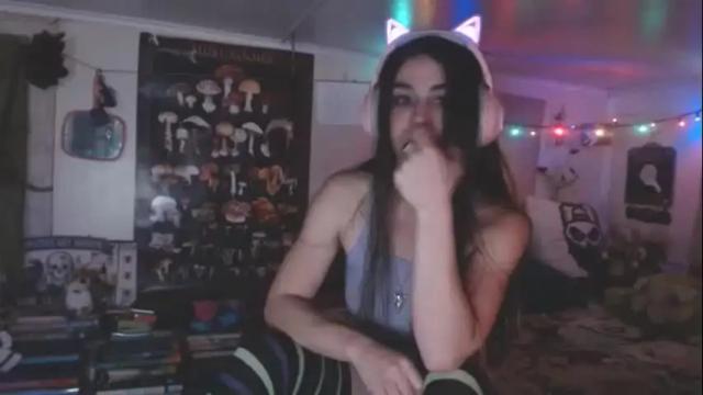 Image 3 of waifublu1371 Stream on Chaturbate on 21 months ago