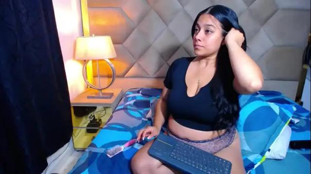 Image 3 of wanda_ember Stream on Chaturbate on 2 months ago