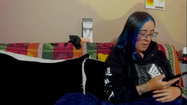 Image 2 of waningrosee Stream on Chaturbate on 1 month ago