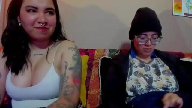 Image 2 of waningrosee Stream on Chaturbate on 1 month ago