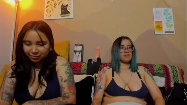 Image 4 of waningrosee Stream on Chaturbate on 26 days ago