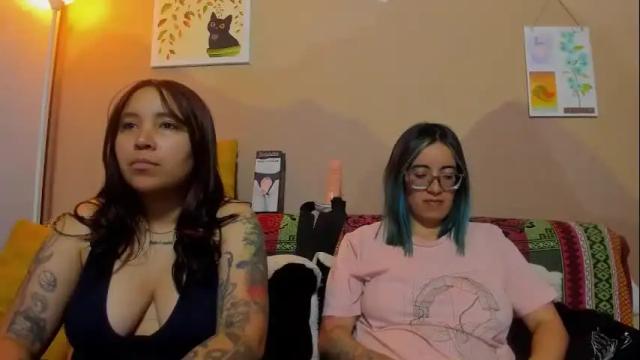 Image 7 of waningrosee Stream on Chaturbate on 26 days ago