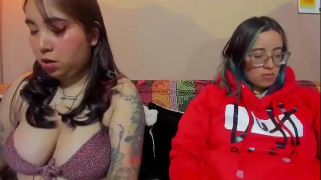 Image 6 of waningrosee Stream on Chaturbate on 21 days ago