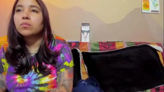 Image 3 of waningrosee Stream on Chaturbate on 19 days ago