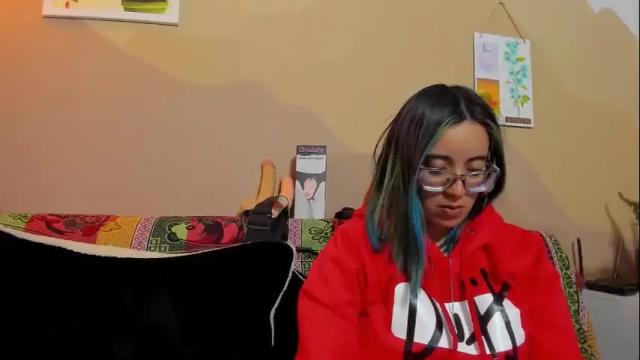 Image 3 of waningrosee Stream on Chaturbate on 12 days ago