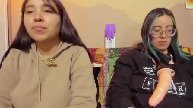 Image 11 of waningrosee Stream on Chaturbate on 5 days ago