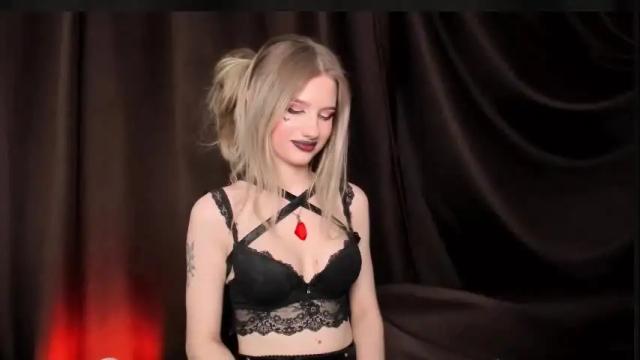 Image 10 of waterfallwoods Stream on Chaturbate on 15 days ago