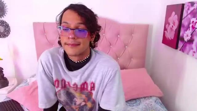 Image 6 of wayta_ Stream on Chaturbate on 13 months ago