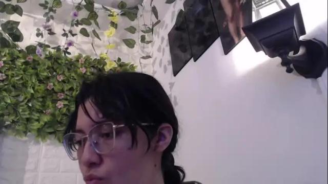Image 3 of we_n_you Stream on Chaturbate on 2 days ago