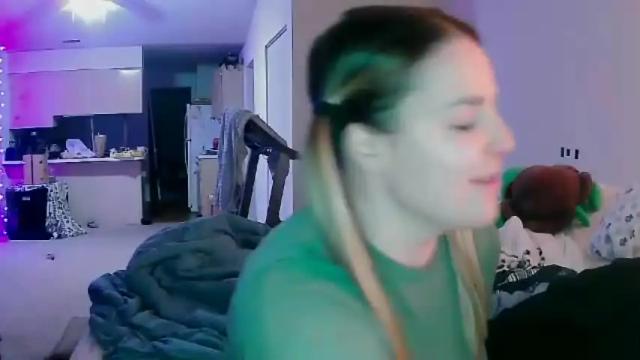 Image 3 of wearedrunkaf Stream on Chaturbate on 15 months ago