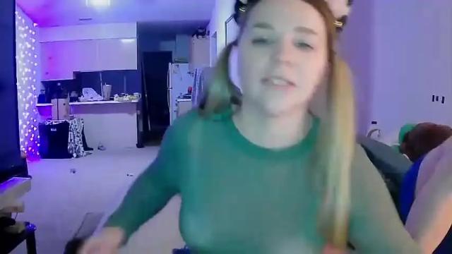 Image 7 of wearedrunkaf Stream on Chaturbate on 15 months ago