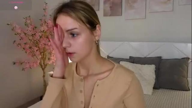 Image 4 of wendy__doll Stream on Chaturbate on 25 days ago