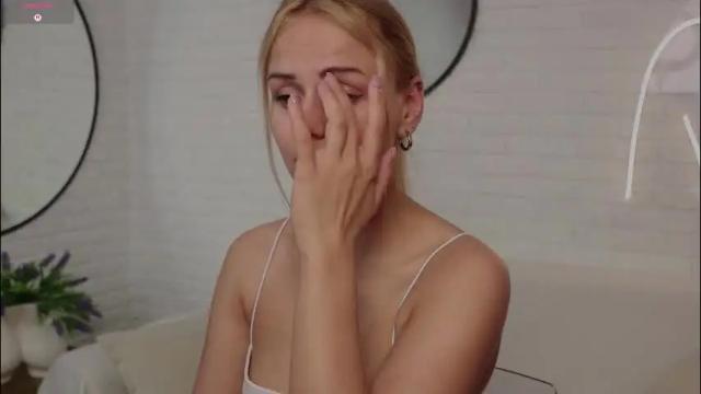 Image 4 of wendy__doll Stream on Chaturbate on 3 days ago