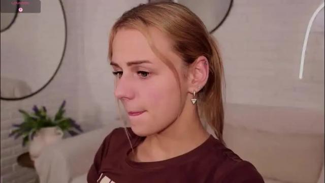 Image 3 of wendy__doll Stream on Chaturbate on 28 days ago