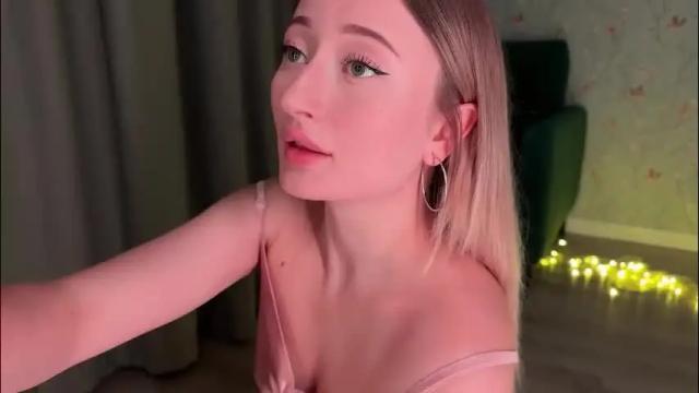 Image 2 of wendy_amber Stream on Chaturbate on 1 month ago