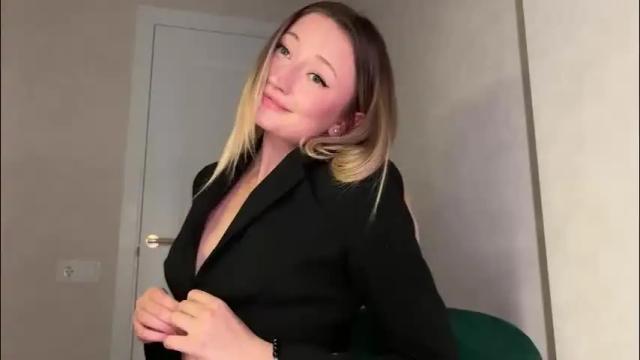 Image 2 of wendy_amber Stream on Chaturbate on 1 month ago