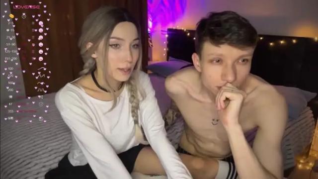 Image 2 of wendy_shyfox Stream on Chaturbate on 17 months ago
