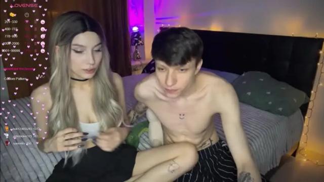 Image 12 of wendy_shyfox Stream on Chaturbate on 15 months ago