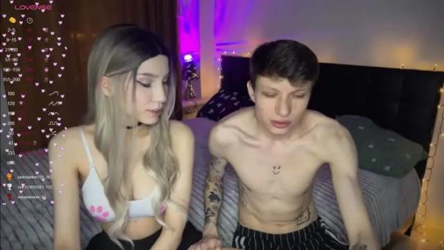 Image 2 of wendy_shyfox Stream on Chaturbate on 15 months ago