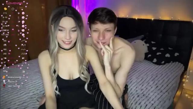 Image 10 of wendy_shyfox Stream on Chaturbate on 24 months ago