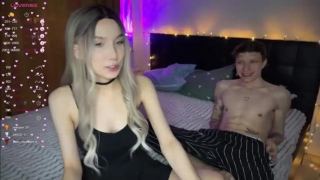 Image 2 of wendy_shyfox Stream on Chaturbate on 24 months ago