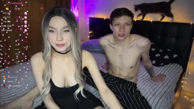 Image 4 of wendy_shyfox Stream on Chaturbate on 24 months ago