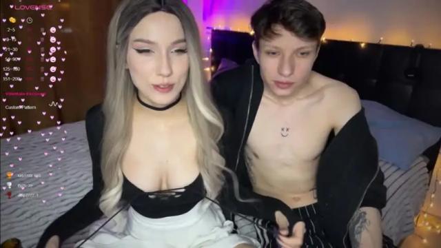 Image 11 of wendy_shyfox Stream on Chaturbate on 15 months ago