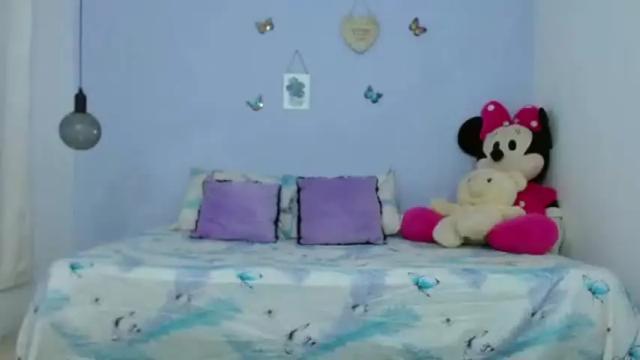 Image 3 of wendyclarck Stream on Chaturbate on 16 months ago