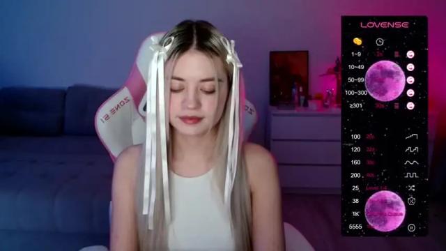 Image 8 of wendylovelylovew Stream on Chaturbate on 13 months ago